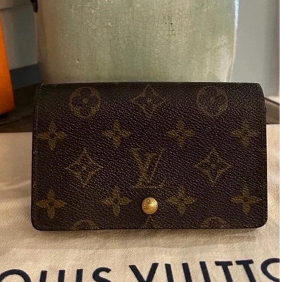 Louis Vuitton Monogram Camvas Compact Bifold Wallet - Picture 12 of 12